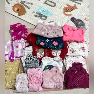 0-3 months girls 
Like new , 17 pieces